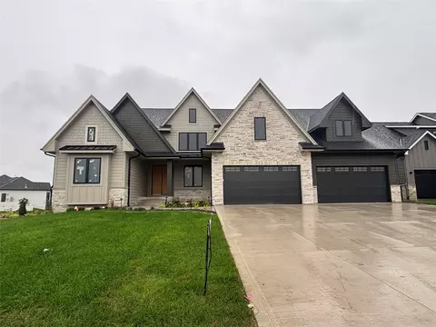 3837 NW 183rd St, Clive, IA 50325
