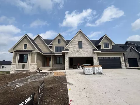 3837 NW 183rd St, Clive, IA 50325