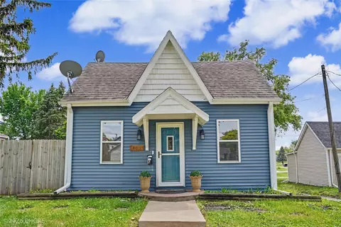405 W 1st Ave, Indianola, IA 50125