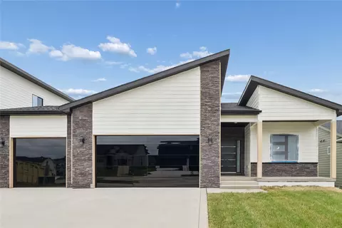 4661 177th St, Urbandale, IA 50323