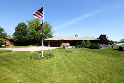 713 Edgewood Ln, Madrid, IA 50156