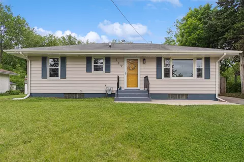 119 E Pleasant View Dr, Des Moines, IA 50315