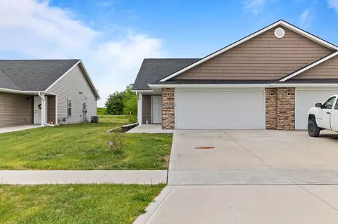 1507 Fair View Dr, Dallas Center, IA 50063