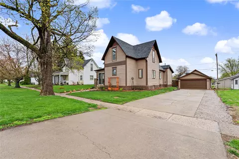 602 W Robinson St, Knoxville, IA 50138