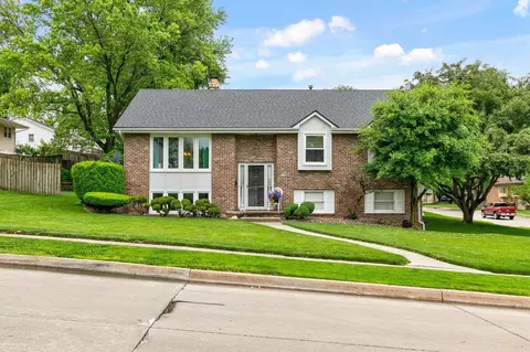 1236 20th St, West Des Moines, IA 50265