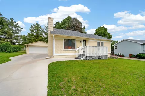 9701 Monroe Ct, Urbandale, IA 50322