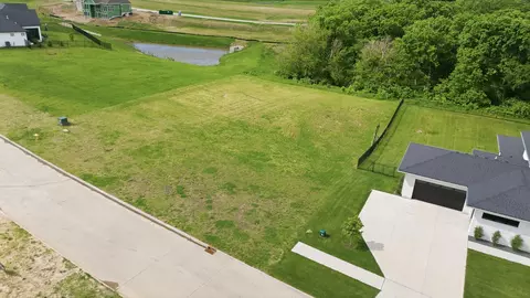 3779 SW Indigo Ave, West Des Moines, IA 50266
