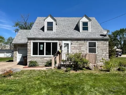 309 1st St E, Altoona, IA 50009
