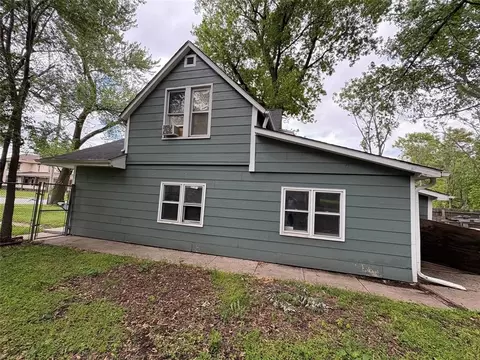 1319 E 9th St, Des Moines, IA 50316