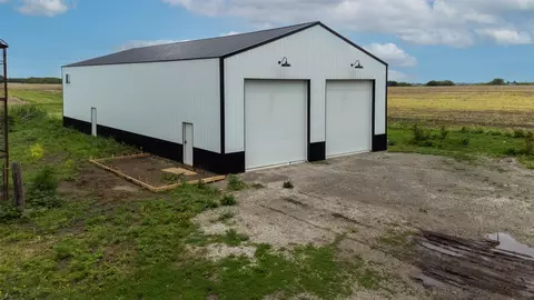 975 Utah St, Columbia, IA 50057
