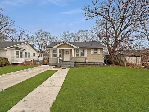 1211 56th St, Des Moines, IA 50311