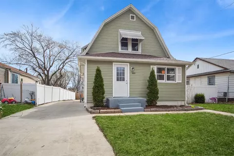 3821 8th Pl, Des Moines, IA 50313