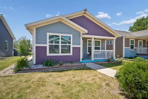 2434 Saylor Rd, Des Moines, IA 50313