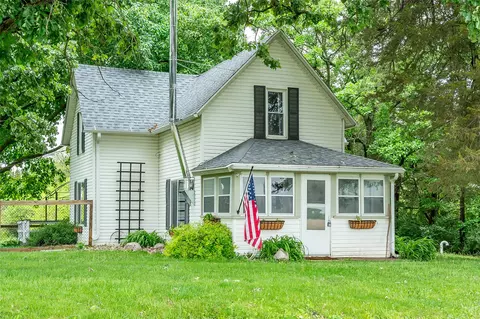 33499 Houston Trl, Earlham, IA 50072