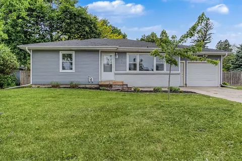 307 Dotson Dr, Ames, IA 50014