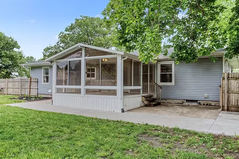 Exterior - 307 Dotson Dr, Ames, IA 50014 photo 8 of 10