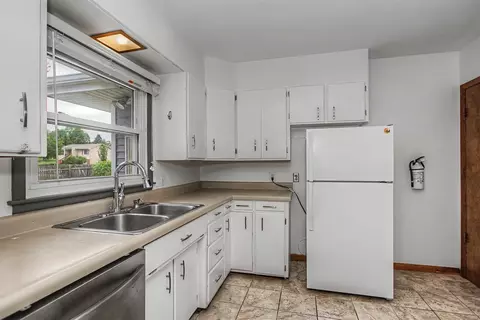 Kitchen - 307 Dotson Dr, Ames, IA 50014 photo 3 of 4