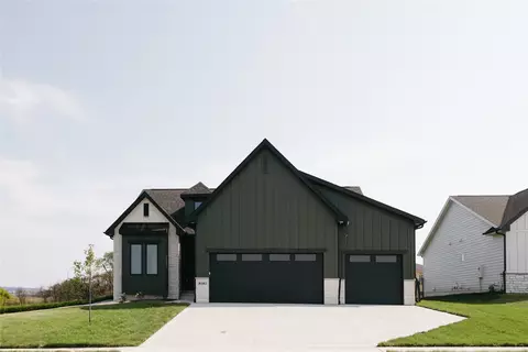 8182 Edgewood Ct, West Des Moines, IA 50266