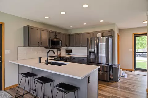 760 SE Westgate Dr, Waukee, IA 50263