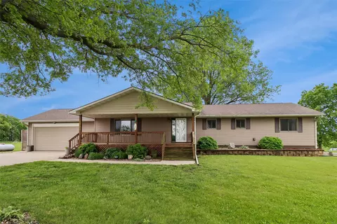 9555 SE 6th Ave, Runnells, IA 50237