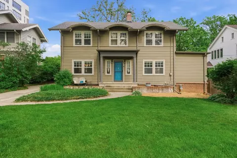 413 38th Pl, Des Moines, IA 50312