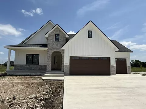 1918 Pine Lake Cir, Ankeny, IA 50021
