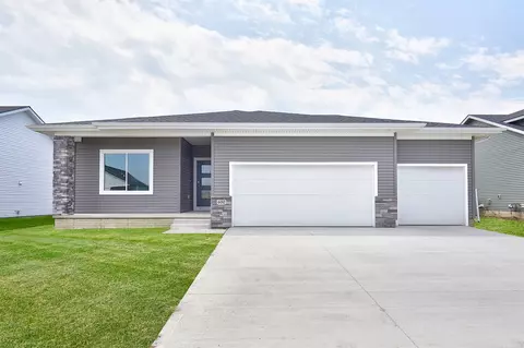 600 NW Atlas Ln, Waukee, IA 50263