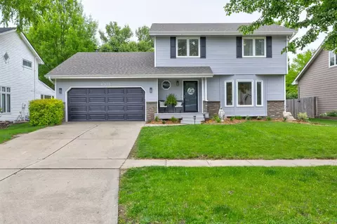4201 Maple St, West Des Moines, IA 50265