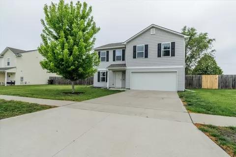 2210 Sunflower St, Perry, IA 50220
