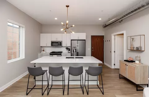 400 SW 7th St #301, Des Moines, IA 50309