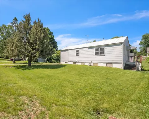 104 6th Ave, Sully, IA 50251