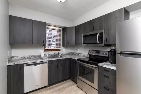 2081 NW Hickory Ln, Ankeny, IA 50023
