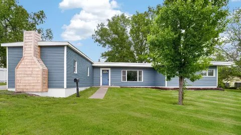 218 16 St N St, Chariton, IA 50049