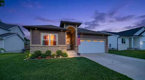 645 Pine Ave, Norwalk, IA 50211