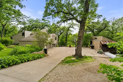 1860 SE 82nd St, Runnells, IA 50237
