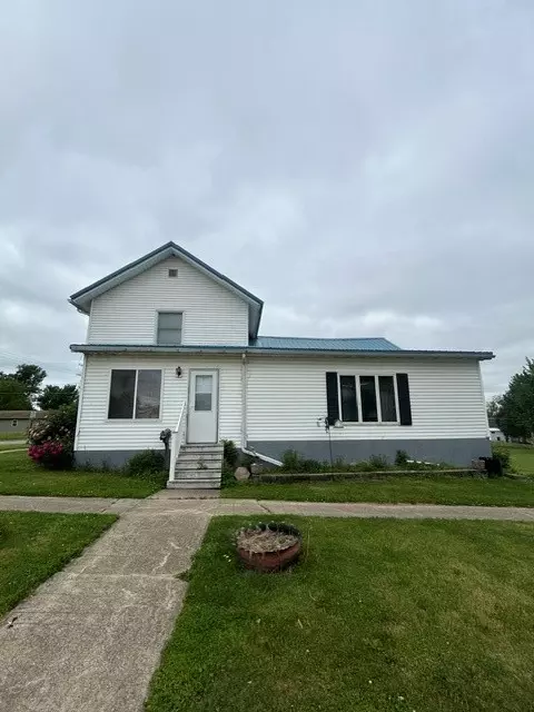 301 N Church St, Toledo, IA 52342