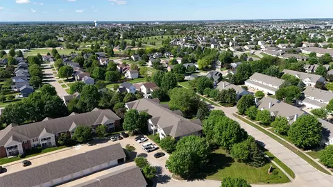 2153 NW 159th St #56, Clive, IA 50325
