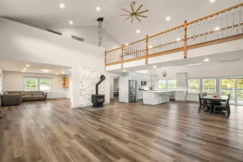 46069 235th Trl, Chariton, IA 50049