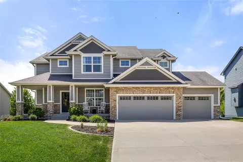 570 Whistling Ct, Waukee, IA 50263