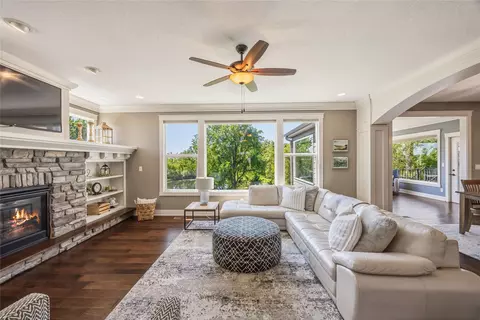 570 Whistling Ct, Waukee, IA 50263