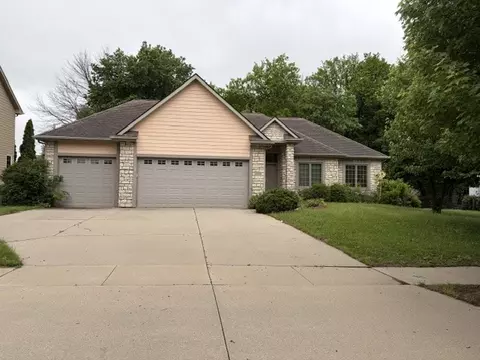 2412 SW Woodbury Ln, Ankeny, IA 50023