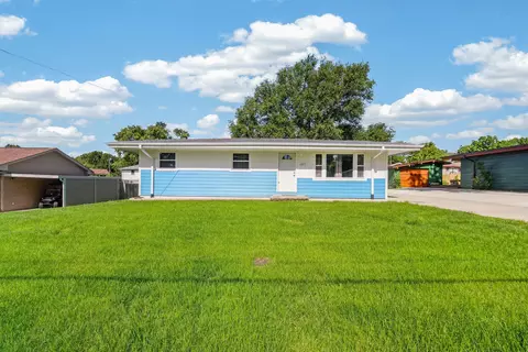 6820 NW 5th Ct, Des Moines, IA 50313