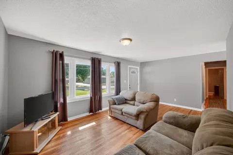 6820 NW 5th Ct, Des Moines, IA 50313