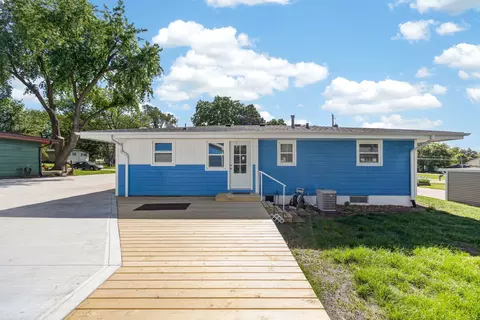 6820 NW 5th Ct, Des Moines, IA 50313