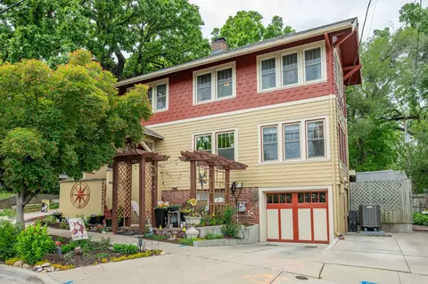 3317 Woodland Ave, Des Moines, IA 50312