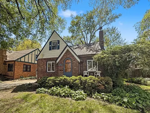 1742 Marella Trl, Des Moines, IA 50310