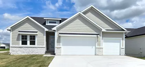 4671 180th St, Waukee, IA 50263