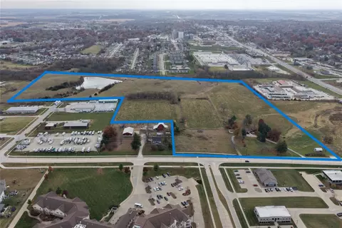 501 E Hillcrest Ave, Indianola, IA 50125
