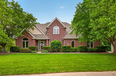 8120 Heather Bow Ct, Johnston, IA 50131