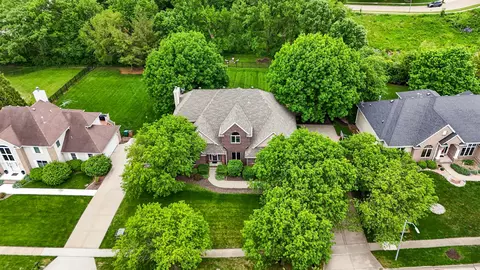 8120 Heather Bow Ct, Johnston, IA 50131